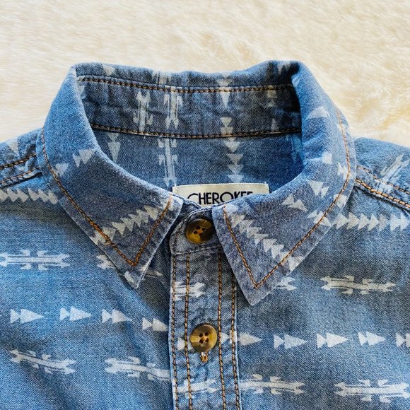 Chambray Long-Sleeved Button-Down Shirt Boy size 5T Southwest Arrowhead Print - Picture 3 of 9